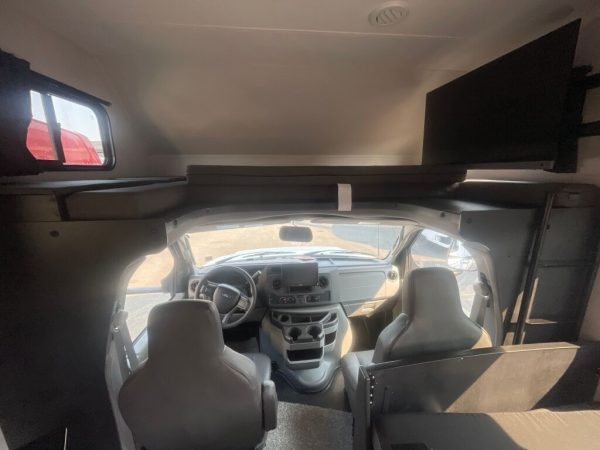 2025 Forest River Sunseeker 2860DS - Image 7