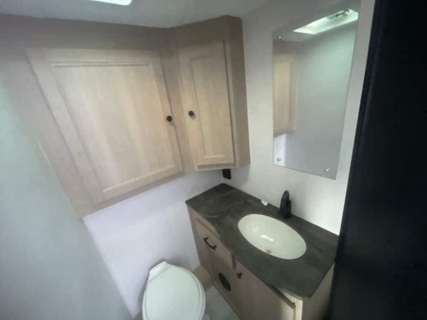 2025 Forest River Sunseeker 2860DS - Image 9