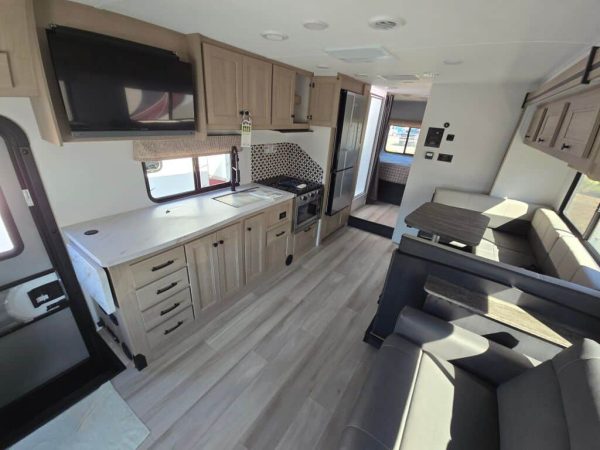 2025 Forest River Sunseeker 3010DS - Image 9