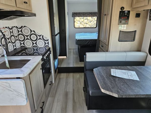 2025 Forest River Sunseeker LE 2250SLE - Image 11