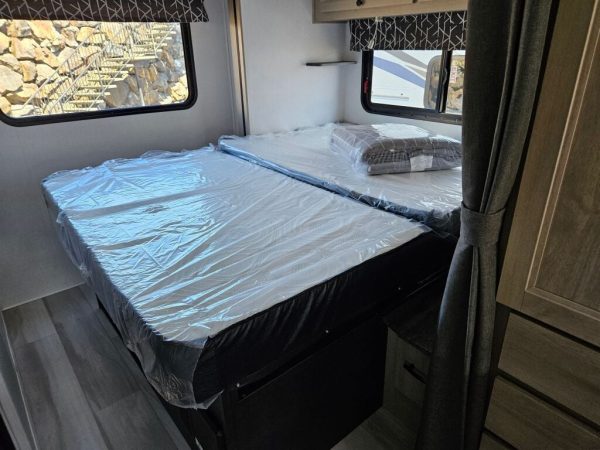 2025 Forest River Sunseeker LE 2250SLE - Image 12