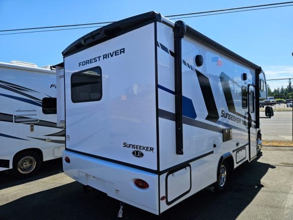 2025 Forest River Sunseeker LE 2250SLE - Image 5