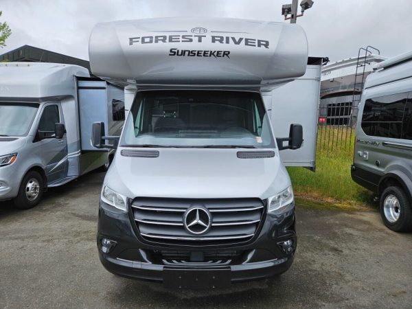 2025 Forest River Sunseeker MBS 2400BDS - Image 2