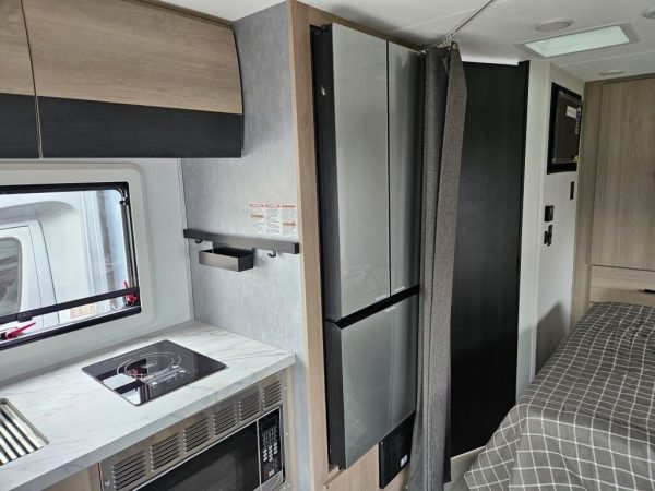 2025 Forest River Sunseeker MBS 2400BDS - Image 17