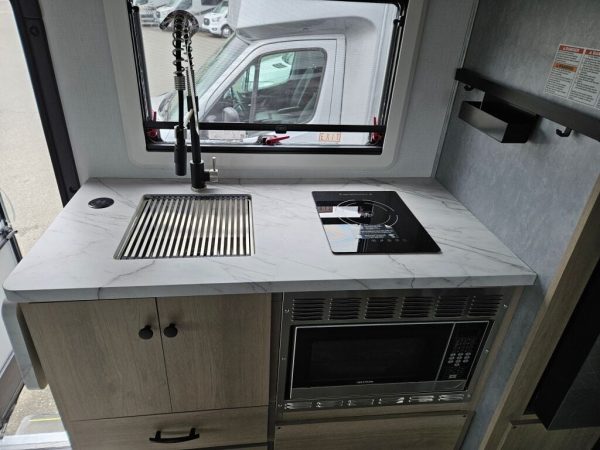 2025 Forest River Sunseeker MBS 2400BDS - Image 18