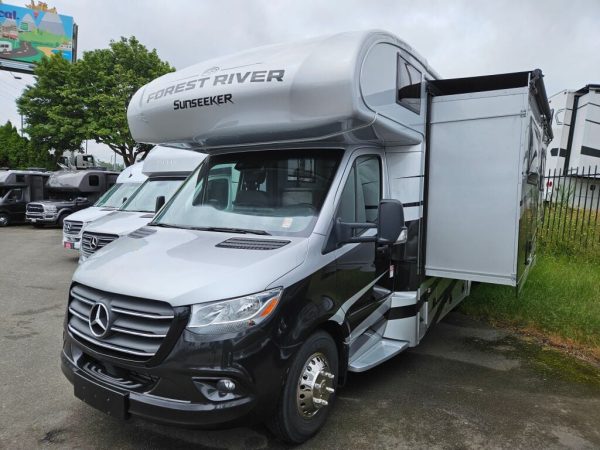 2025 Forest River Sunseeker MBS 2400BDS - Image 3