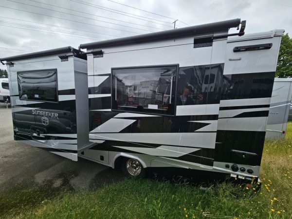 2025 Forest River Sunseeker MBS 2400BDS - Image 4
