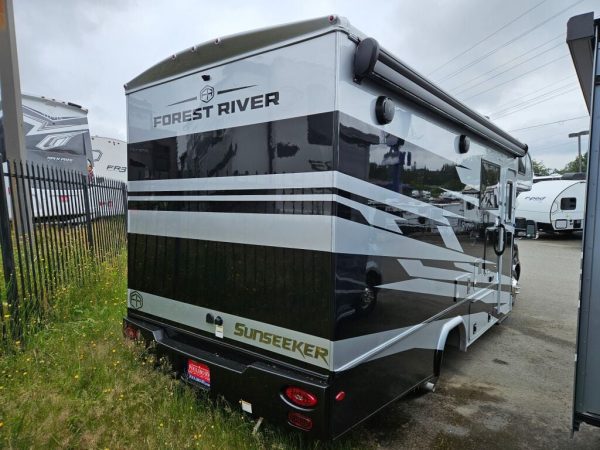 2025 Forest River Sunseeker MBS 2400BDS - Image 5