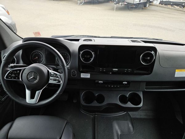 2025 Forest River Sunseeker MBS 2400BDS - Image 10