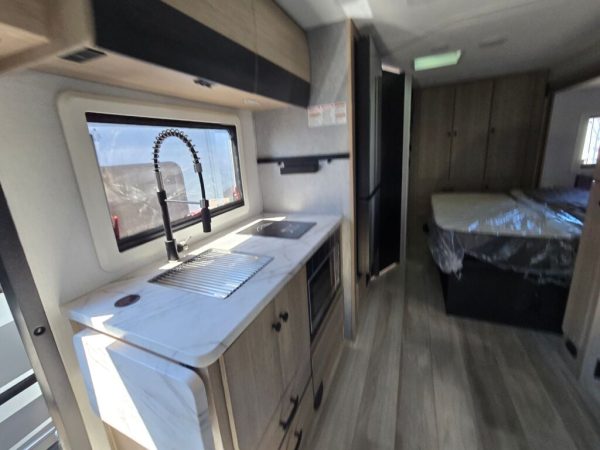 2025 Forest River Sunseeker MBS 2400BDS - Image 11