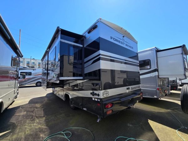 2025 Forest River Sunseeker MBS 2400BDS - Image 4