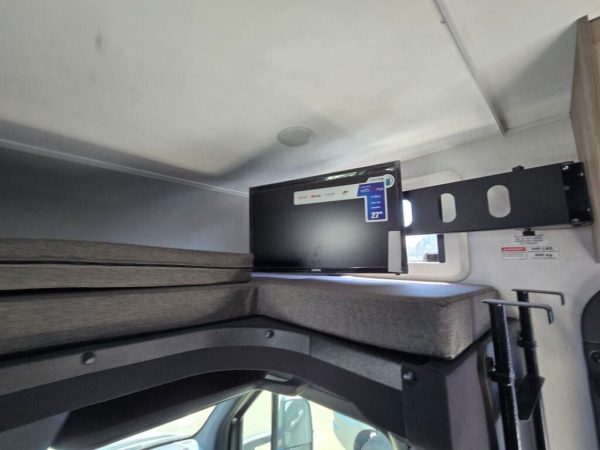 2025 Forest River Sunseeker MBS 2400BDS - Image 7