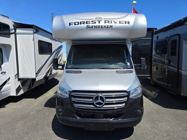2025 Forest River Sunseeker MBS 2400BDS - Image 2