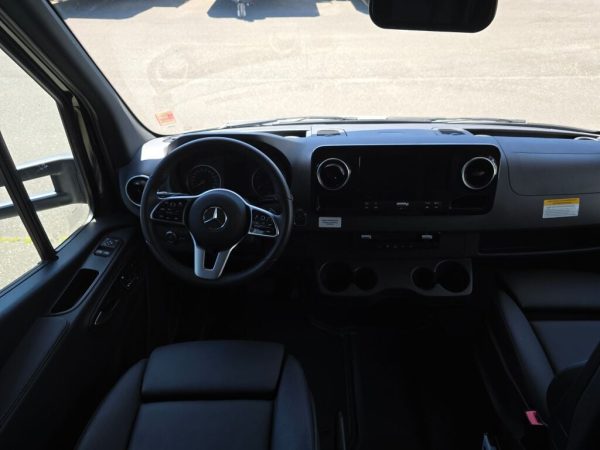 2025 Forest River Sunseeker MBS 2400BDS - Image 11