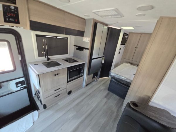 2025 Forest River Sunseeker MBS 2400BDS - Image 14