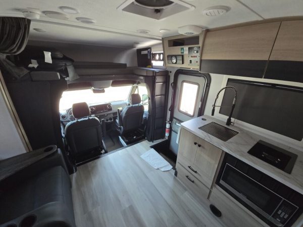 2025 Forest River Sunseeker MBS 2400BDS - Image 15
