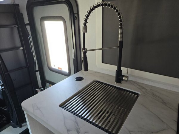 2025 Forest River Sunseeker MBS 2400BDS - Image 22