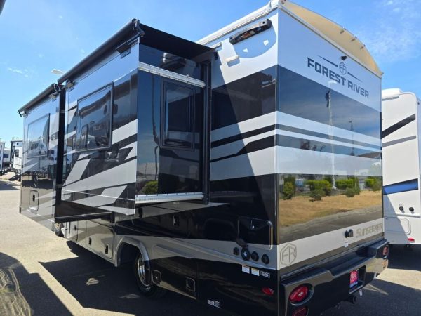 2025 Forest River Sunseeker MBS 2400BDS - Image 5