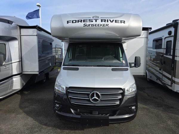 2025 Forest River Sunseeker MBS 2400BDS - Image 2