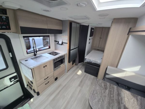 2025 Forest River Sunseeker MBS 2400BDS - Image 11