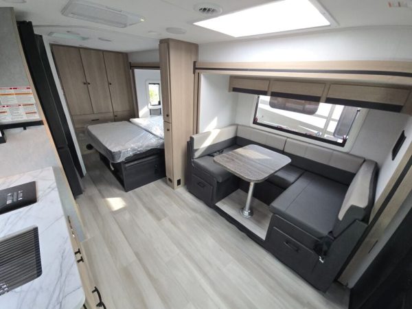 2025 Forest River Sunseeker MBS 2400BDS - Image 12