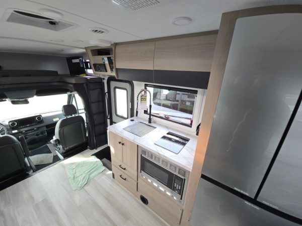 2025 Forest River Sunseeker MBS 2400BDS - Image 14