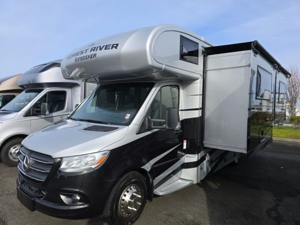 2025 Forest River Sunseeker MBS 2400BDS - Image 3
