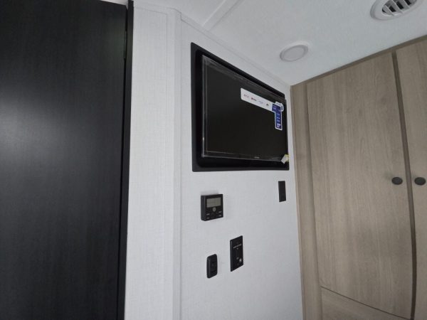2025 Forest River Sunseeker MBS 2400BDS - Image 22