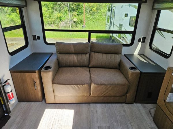 2025 Forest River Wildcat 260RLX - Image 16