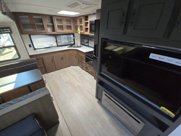 2025 Forest River Wildcat 304MBX - Image 6