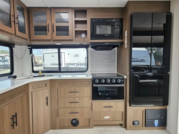 2025 Forest River Wildcat 304MBX - Image 11