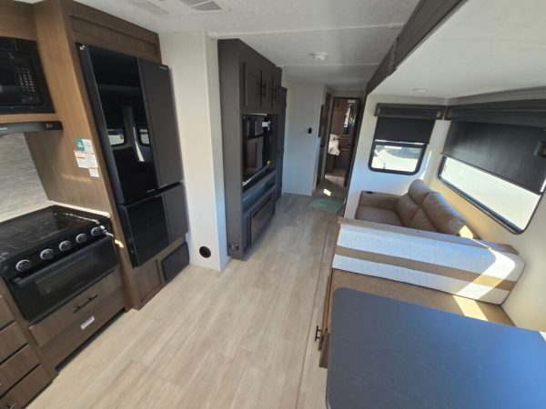 2025 Forest River Wildcat One 304MBX - Image 11