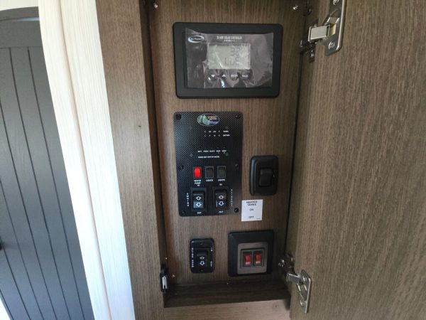 2025 Forest River Wildcat One 304MBX - Image 30