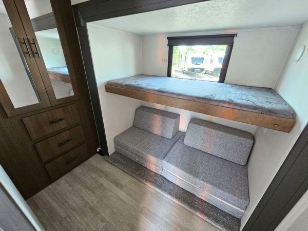 2025 Forest River Wildcat One 304MBX - Image 35