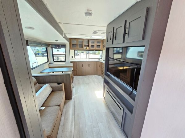 2025 Forest River Wildcat One 304MBX - Image 10