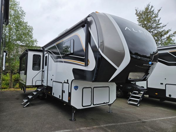 2025 Keystone Alpine 3011CK - Image 13