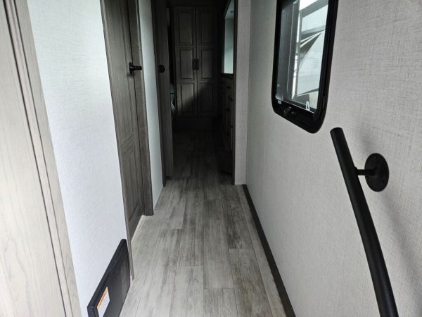 2025 Keystone Alpine 3303CK - Image 6