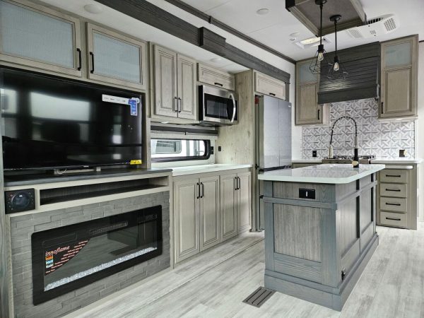 2025 Keystone Alpine 3303CK - Image 9