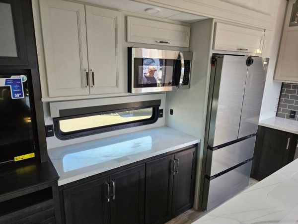 2025 Keystone Alpine 3303CK - Image 14