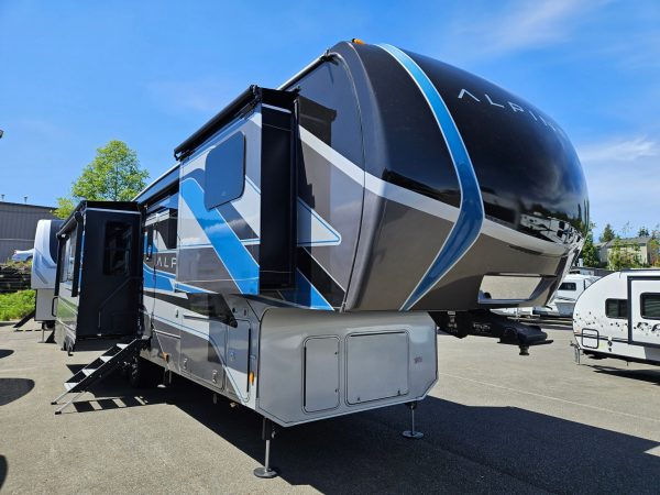 2025 Keystone Alpine 3303CK - Image 24