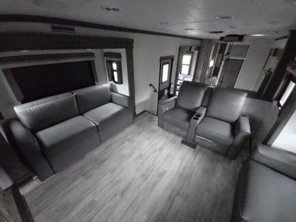 2025 Keystone Alpine 3700FL - Image 11