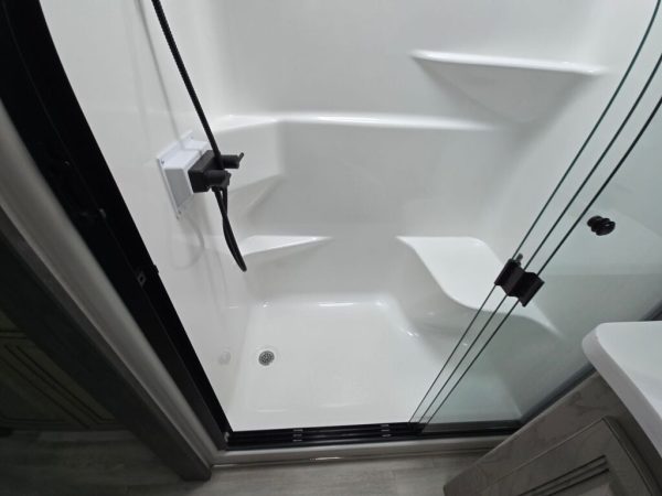 2025 Keystone Alpine 3700FL - Image 15
