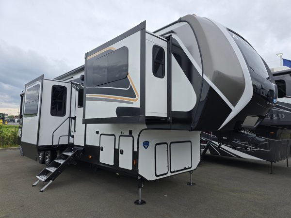 2025 Keystone Alpine 3700FL - Image 18