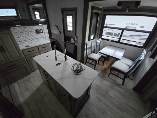 2025 Keystone Alpine 3700FL - Image 8