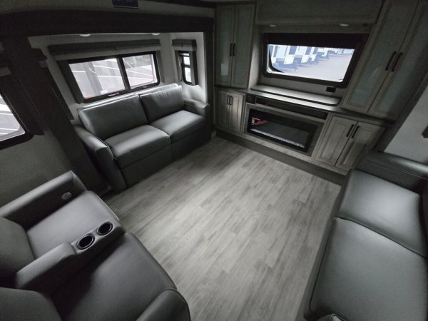 2025 Keystone Alpine 3700FL - Image 10