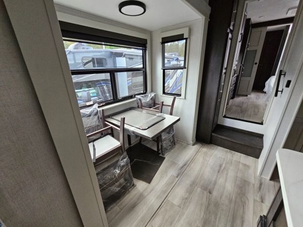 2025 Keystone Alpine 3712KB - Image 11