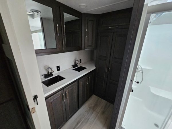2025 Keystone Alpine 3712KB - Image 15