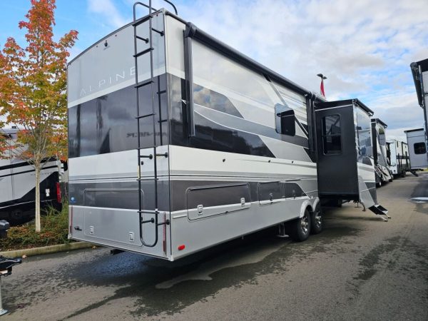 2025 Keystone Alpine 3712KB - Image 4