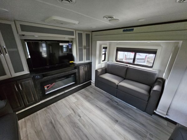 2025 Keystone Alpine 3712KB - Image 7