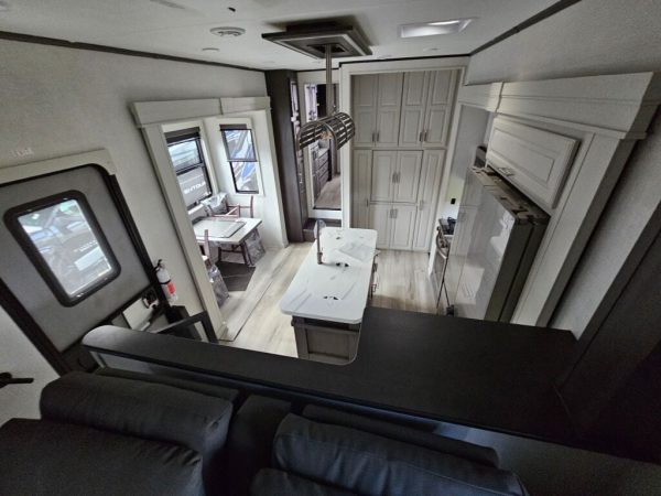 2025 Keystone Alpine 3712KB - Image 8